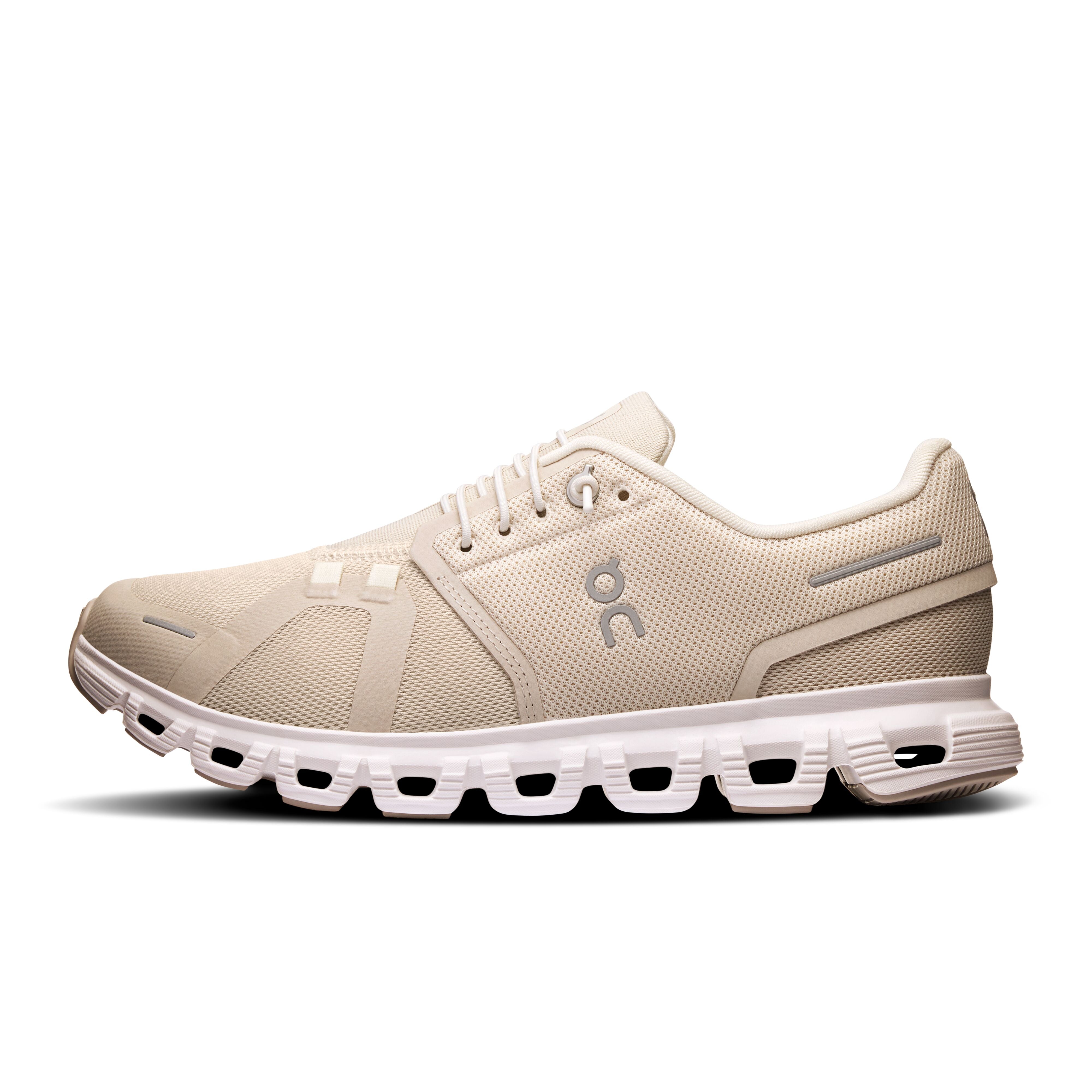 Women's On Cloud 6 Running Shoe in Pearl | White
