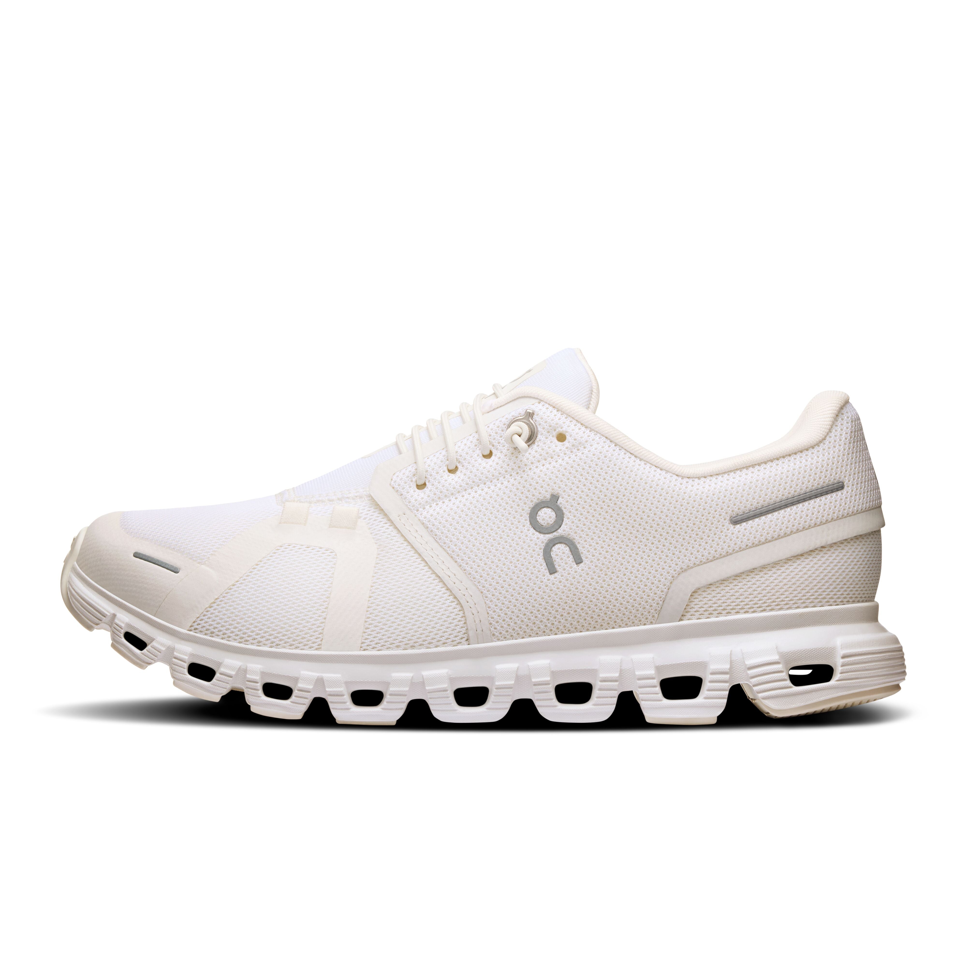 Women's On Cloud 6 Running Shoe in White | White