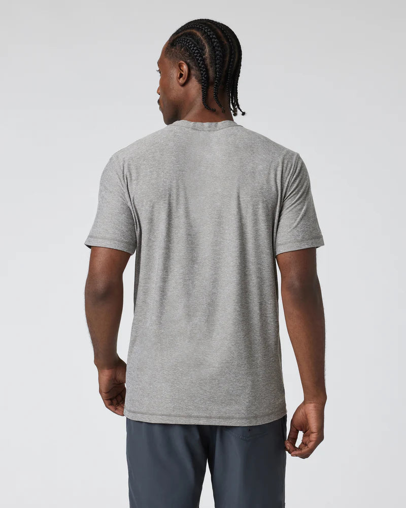 vuori Men's Strato Tech Tee in Heather Grey