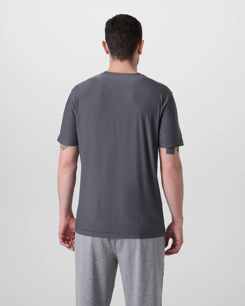 vuori Men's Strato Tech Tee in Moonlight