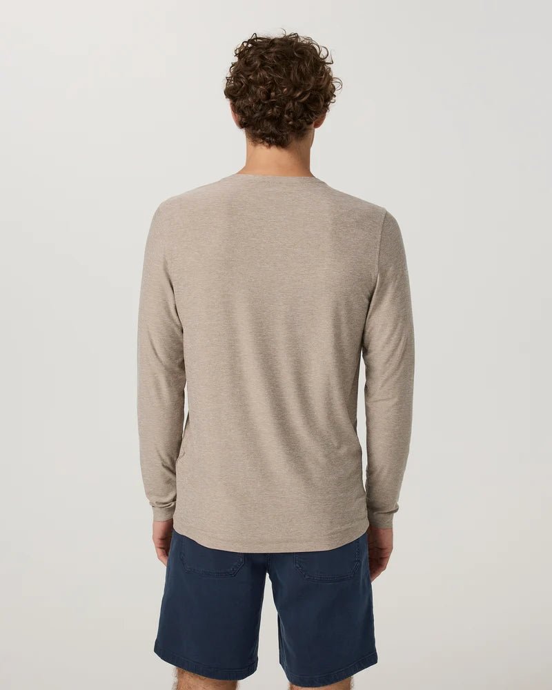 vuori Men's Long Sleeve Strato Tech Tee in Acorn Heather