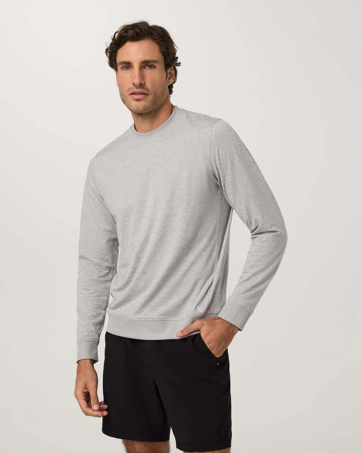 vuori Men's Long Sleeve Ponto Performance Crew in Grey Heather