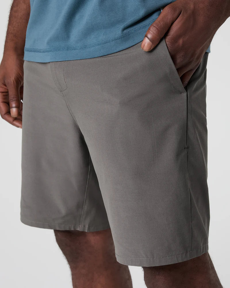 vuori Men's Aim Short in Warm Grey