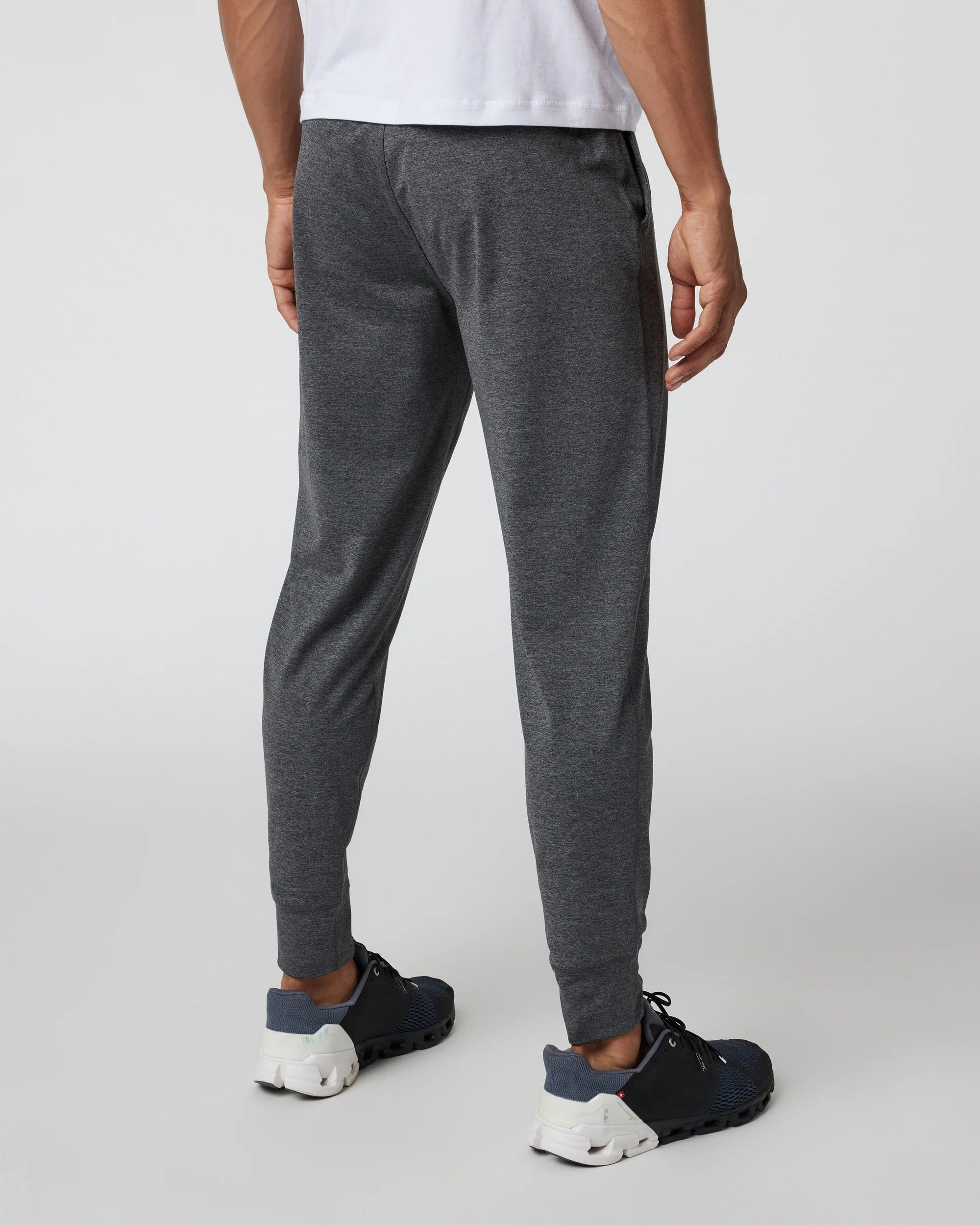 vuori Men's Sunday Performance Jogger in Charcoal Heather