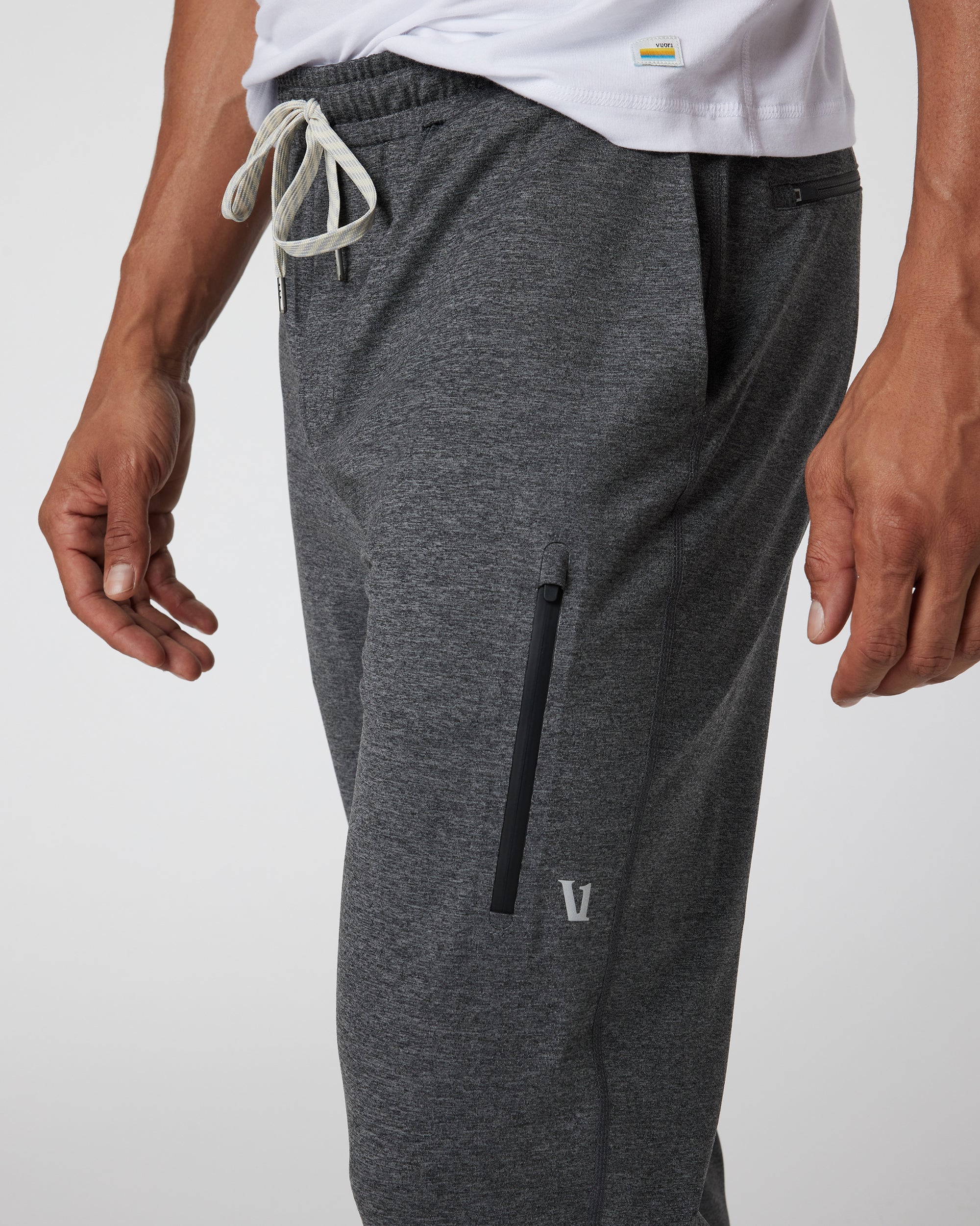 vuori Men's Sunday Performance Jogger in Charcoal Heather