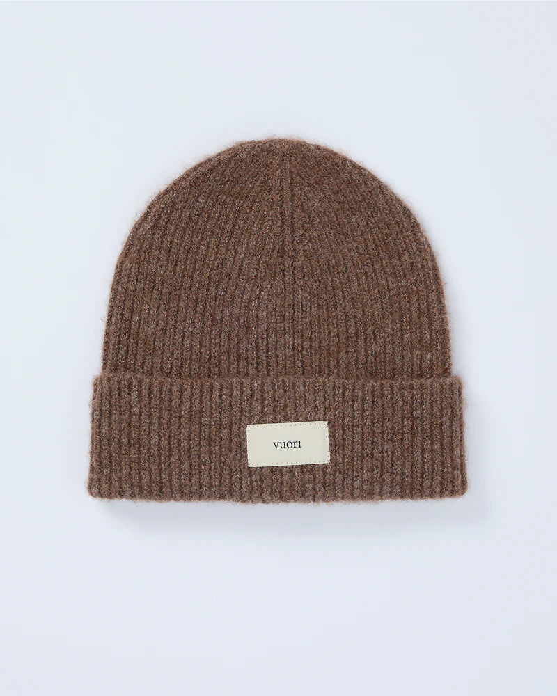 vuori Label Beanie in Nutmeg Heather