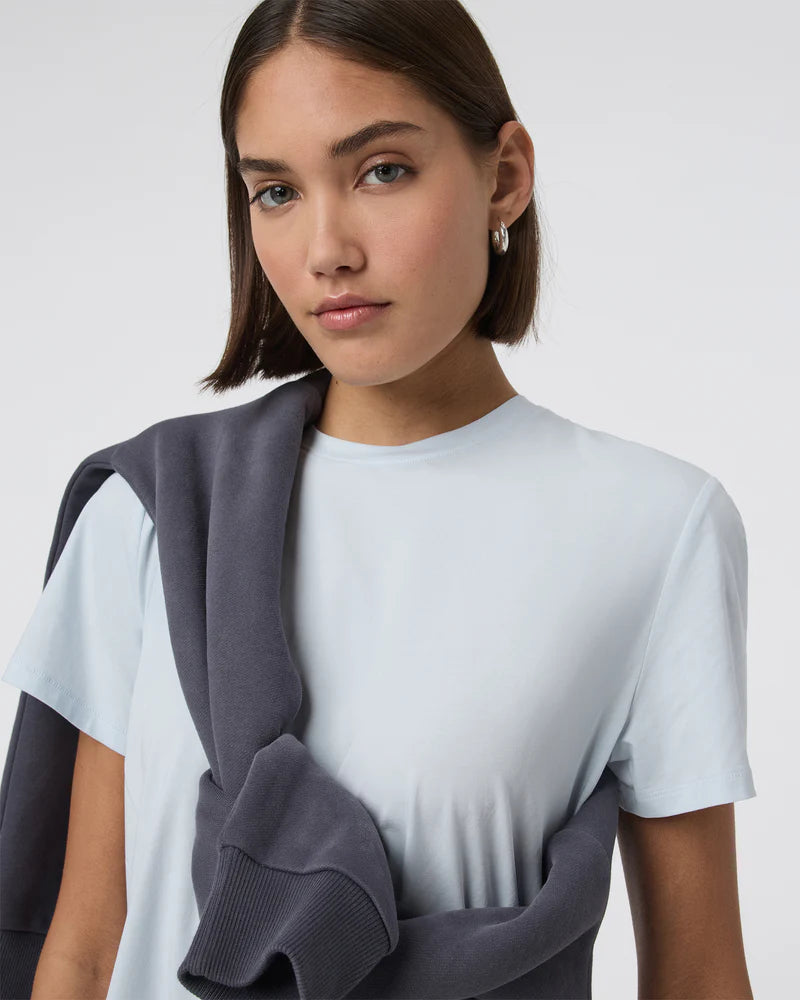 vuori Women's Feather Tee in Atmosphere