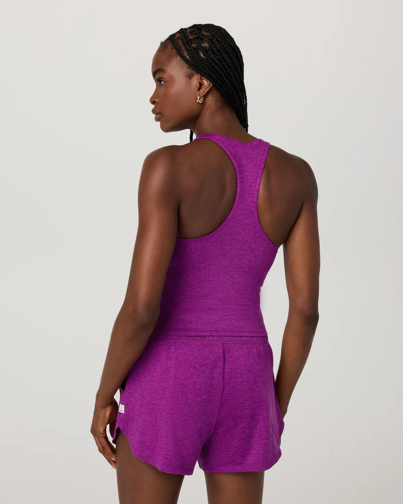vuori Women's Halo Performance Crop Tank 2.0 in Magenta Heather