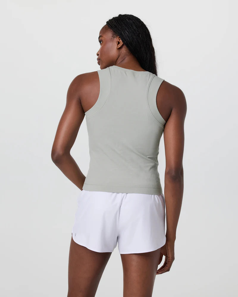 vuori Women's Pose Modern Tank in Talc
