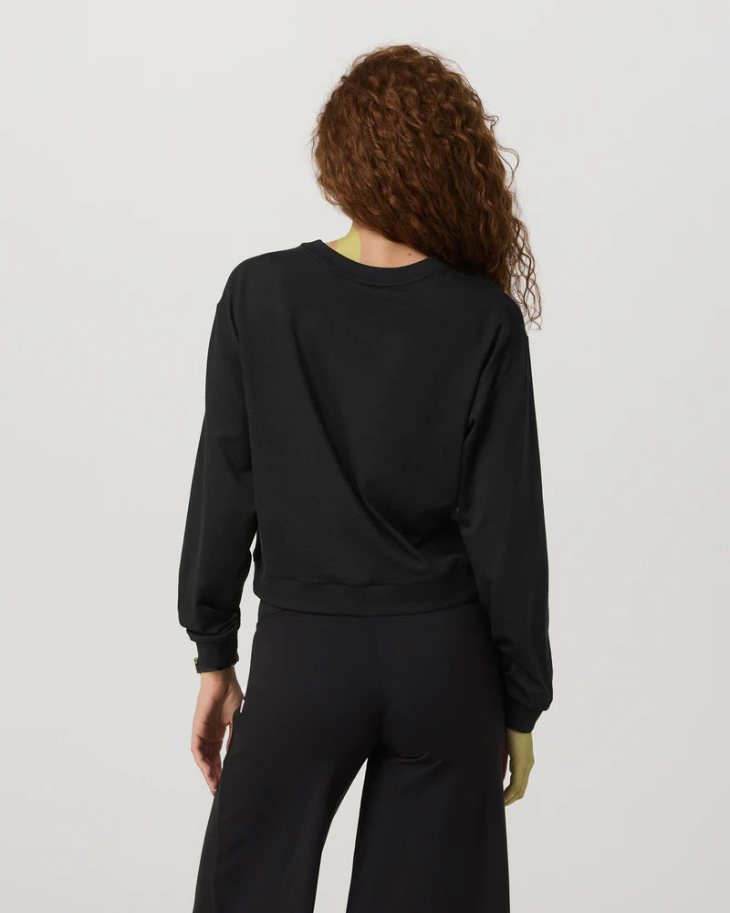 vuori Women's Halo Modern Crew in Black Heather