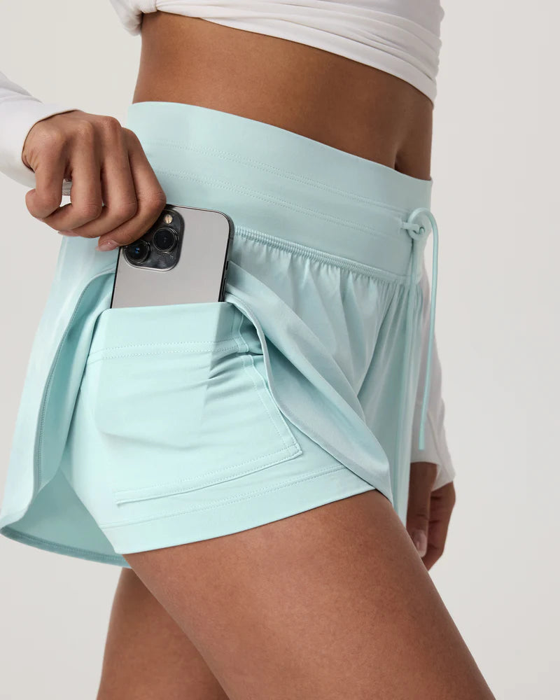 vuori Women's Daily Speed 2.5" Short in Spearmint