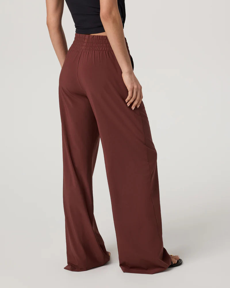 vuori Women's Villa Wideleg Pant in Burnt Sienna
