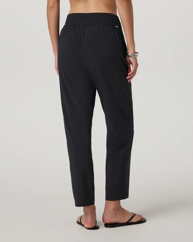 vuori Women's Villa Ankle Pant in Black