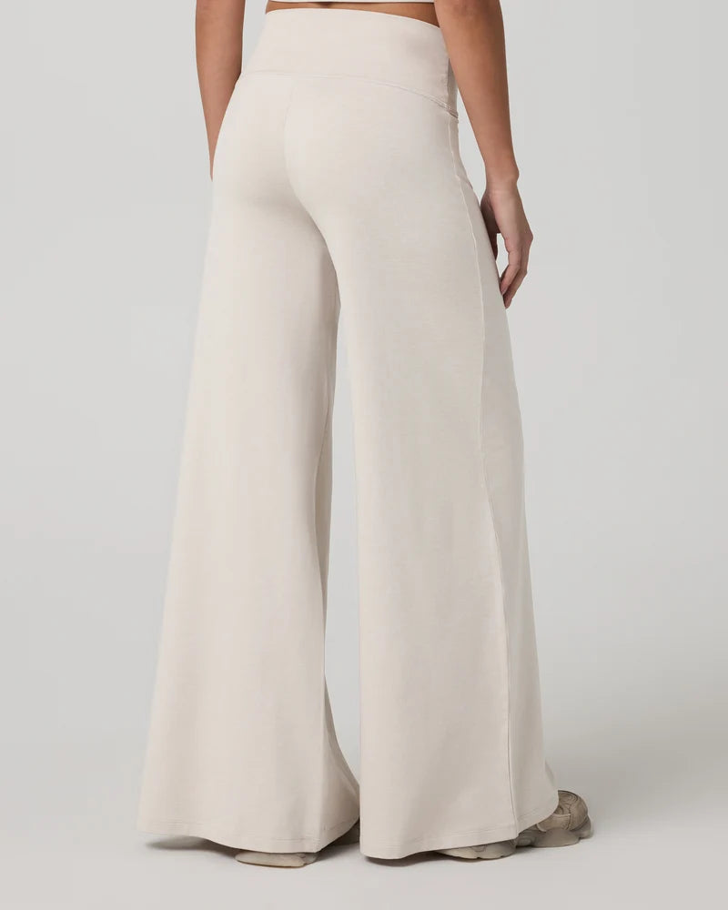 vuori Women's Halo Easy Wideleg Pant in Ecru Heather