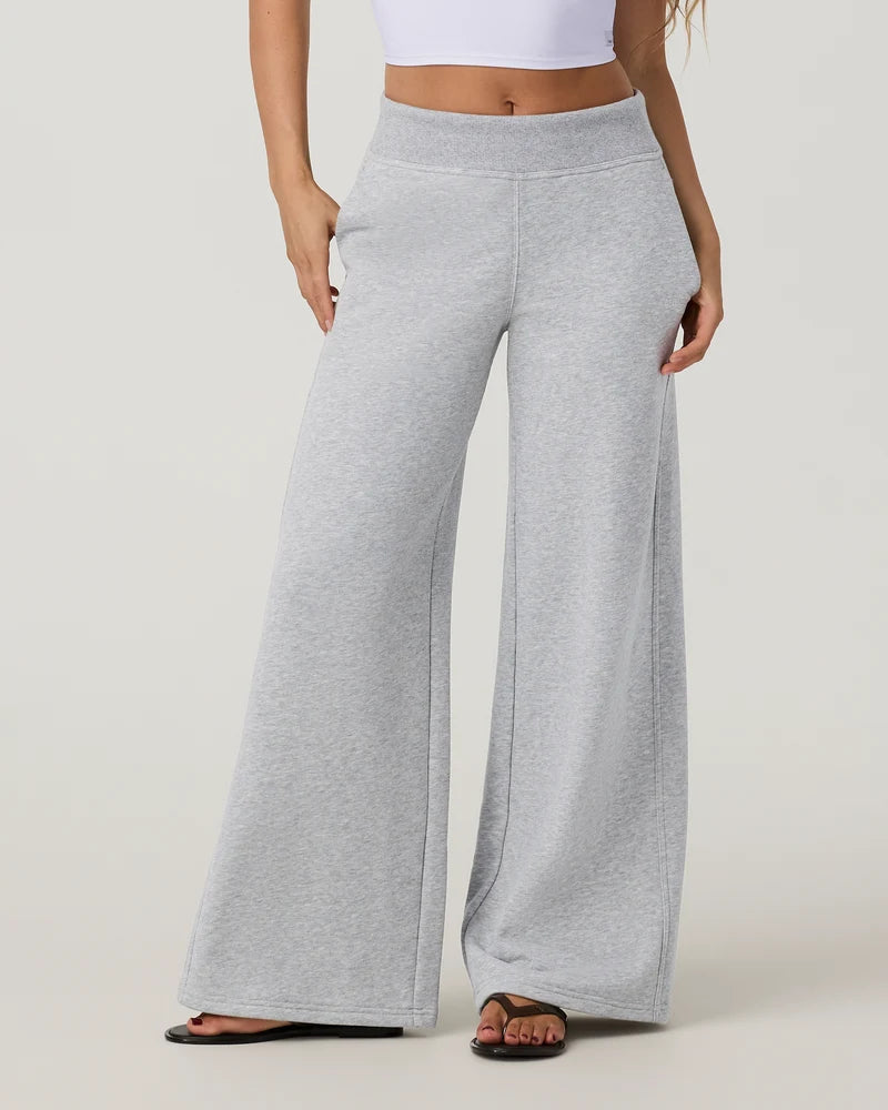 vuori Women's Sedona Midrise Wideleg Sweatpant in Light Grey Heather