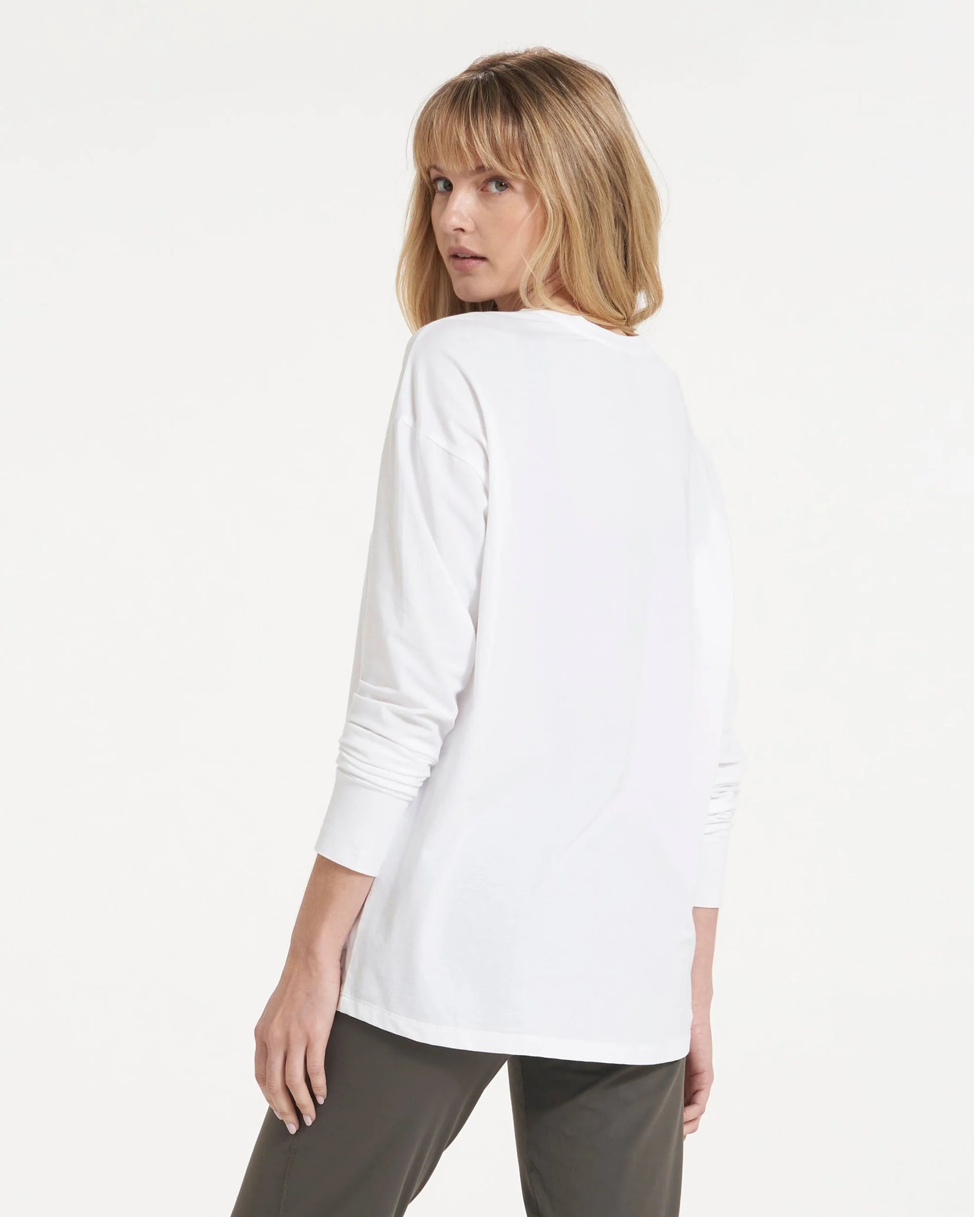 vuori Women's Long-Sleeve Feather Tee in White