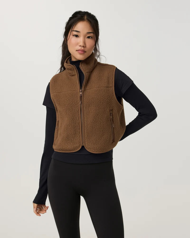 vuori Women's Alpine Vest in Bourbon