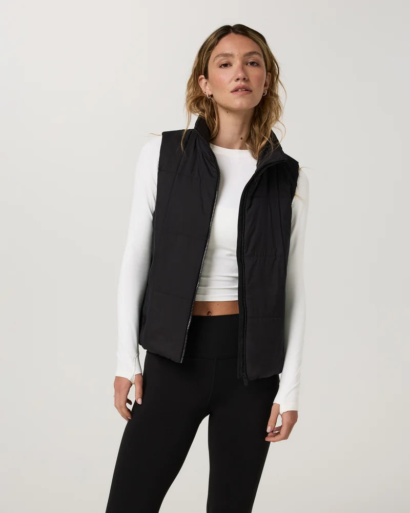 vuori Women's Canyon Insulated Sporty Vest in Black