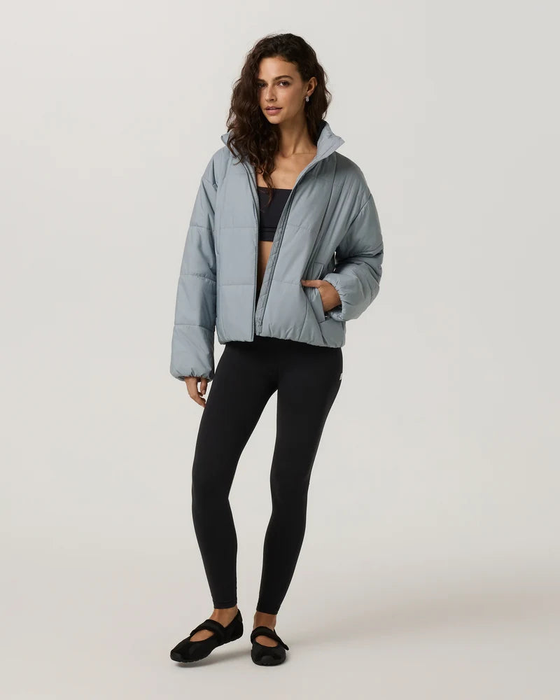 vuori Women's Canyon Insulated Sporty Jacket in Raindrop