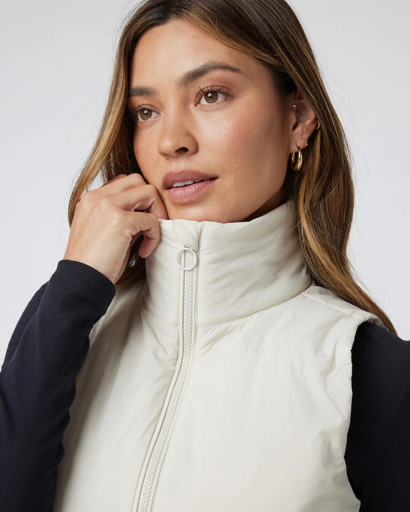 vuori Women's Canyon Insulated Vest in Bone