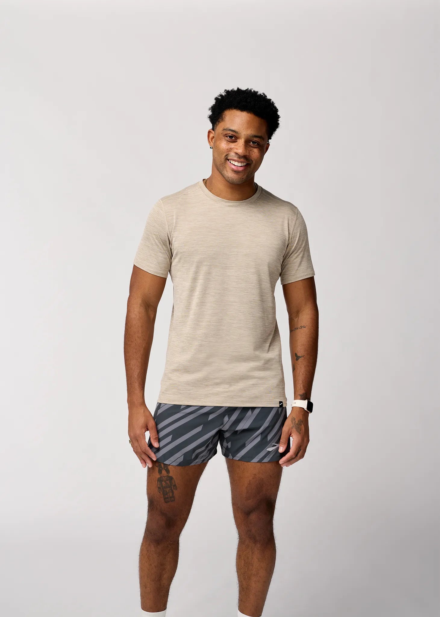 Men's Brooks Luxe Short Sleeve in Heather Sand Dune