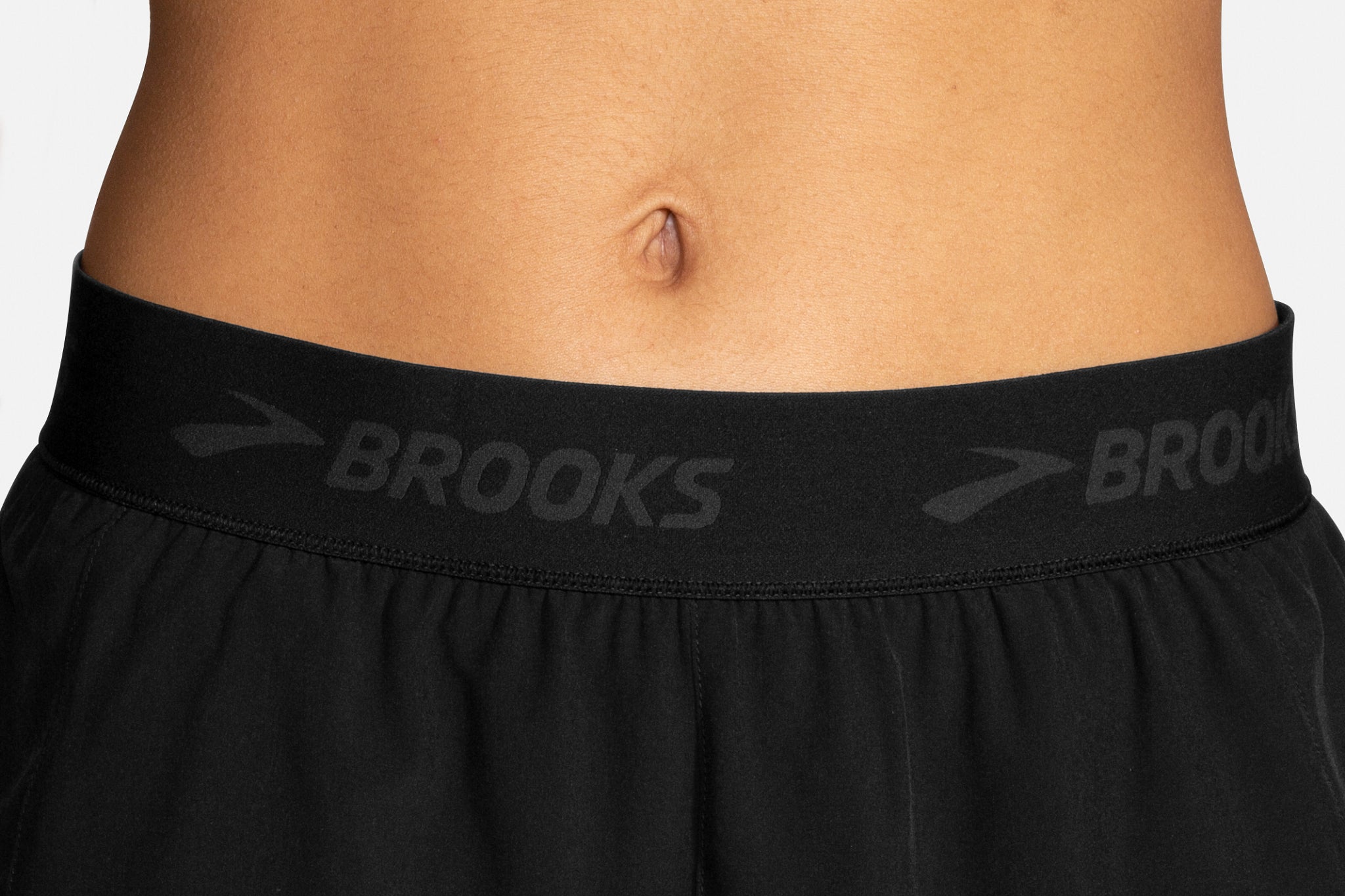 Women's Brooks Chaser 3" Short in Black/Brooks