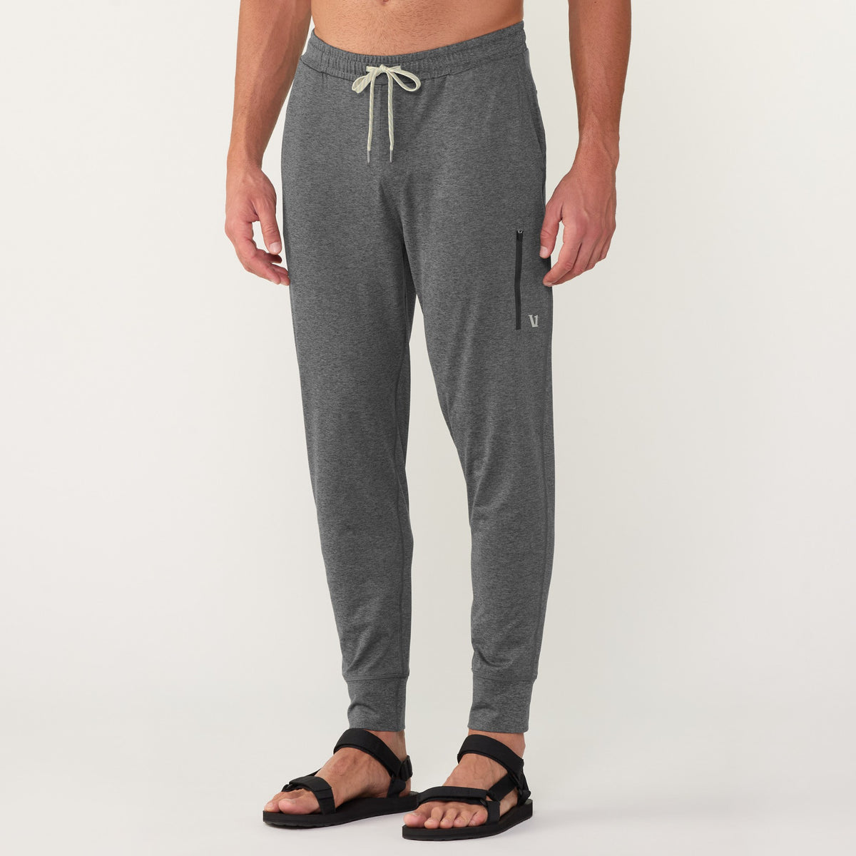 vuori Men's Sunday Performance Sweatpant in Charcoal Heather