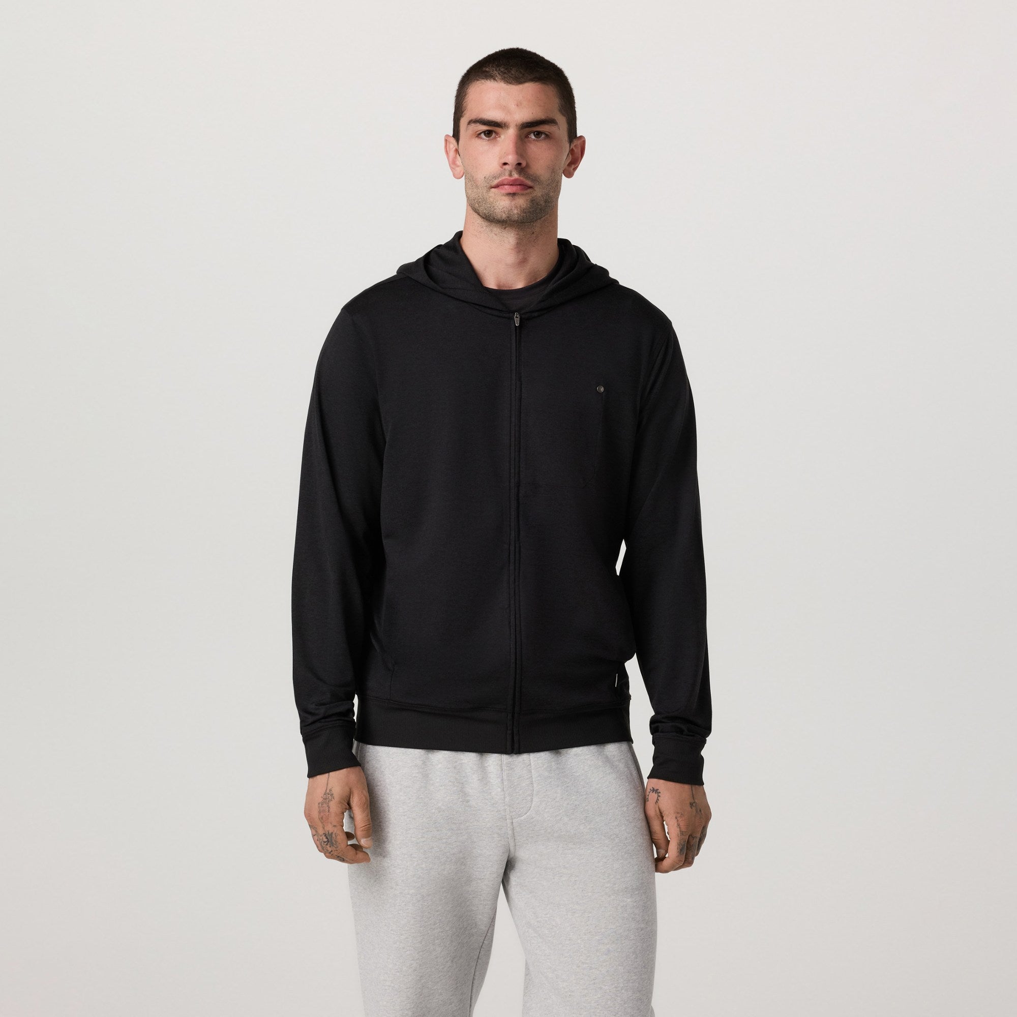 vuori Men's Ponto Full Zip Hoodie in Heather Black